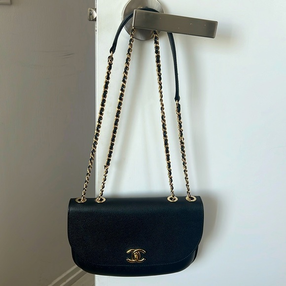Authentic Chanel Cross Body Two Way Caviar Leather Black Bag - Picture 3 of 10